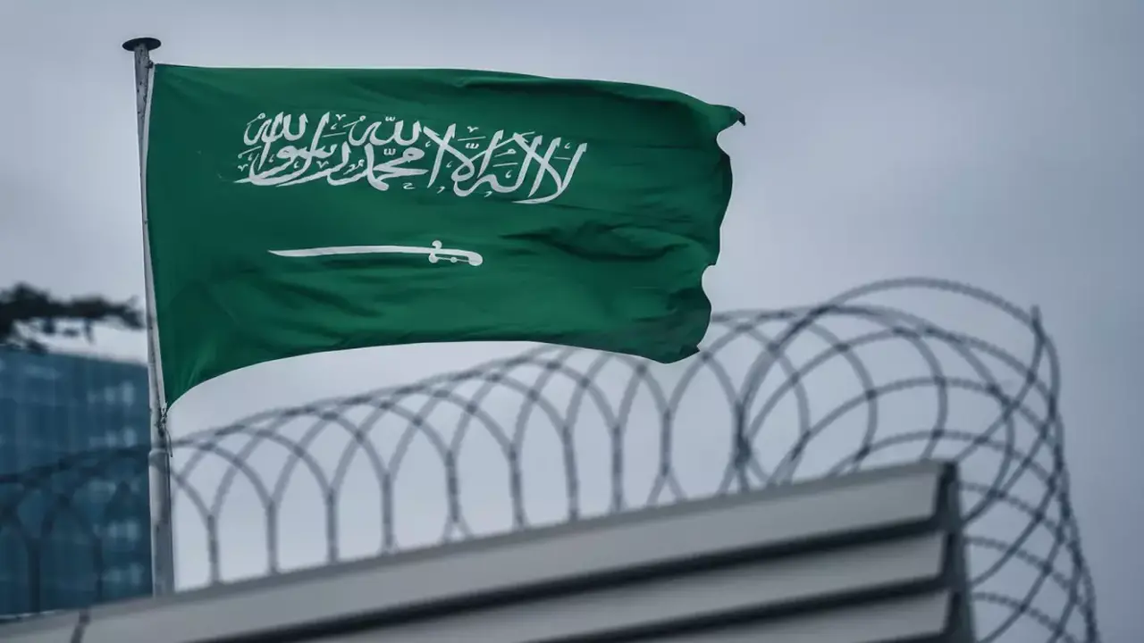ضبط 20 ألف مخالف.. عقوبات مليونية وسجن للمتسترين في حملة أمنية بالسعودية